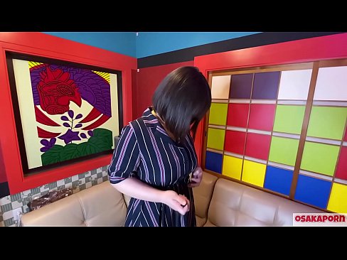 ❤️ Japansk sötnos med stora bröst onanerar med sexleksaker och får orgasm. Hon berättar i en intervju om sin knullupplevelse. Enorma bröst och hårig fitta som stönar högt. Osakaporn ️❌ Pornvideo at us ﹏